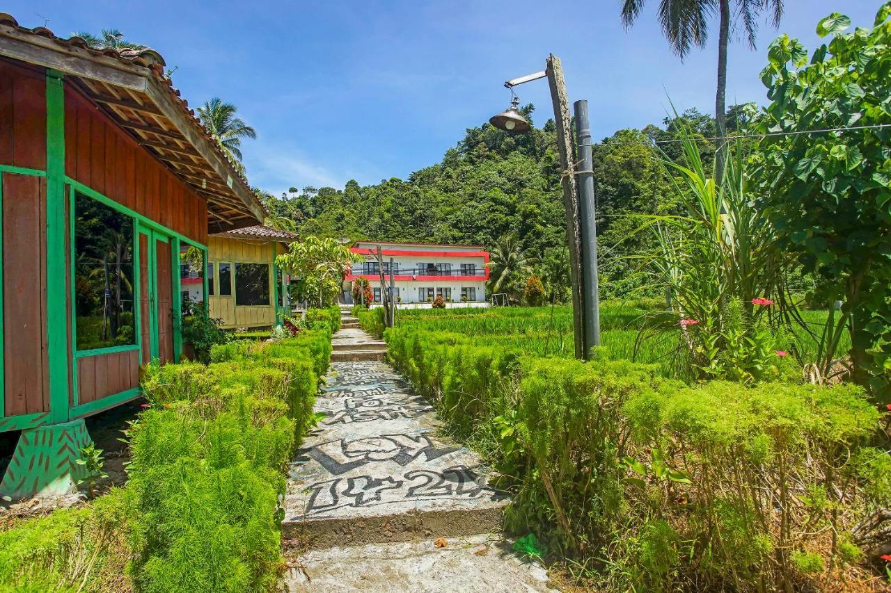 Oyo 2246 Anjung Bang Oking Hotel & Resort Pasarpulaupisang Kültér fotó